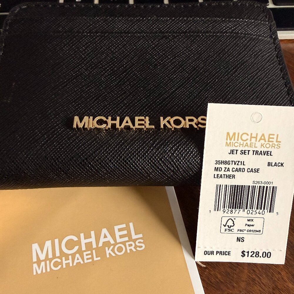 Michael Kors Jet Set Travel Wallet